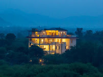 Dilip Niwas Luxe Stay - Near Fateh Sagar Lake 2 KM - Superior King Suite