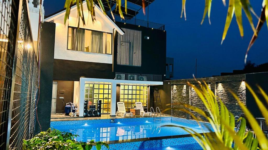 Monkey Villa Retreat