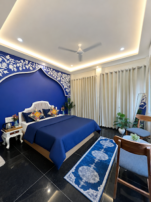 Raahgir LakeView Hostel