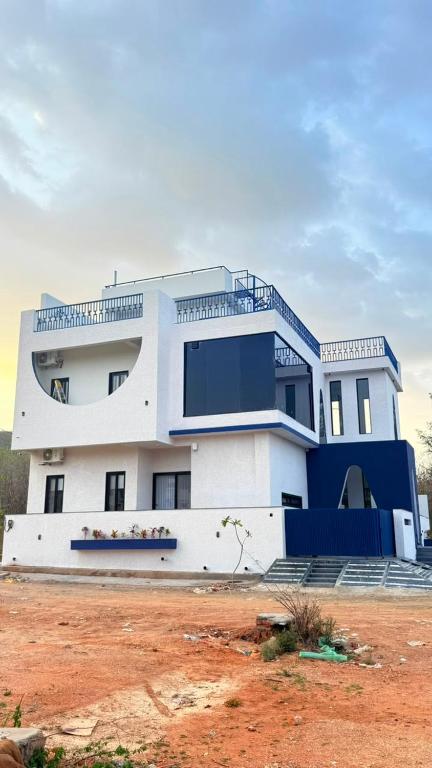 The Blue Lagoon Villa Udaipur