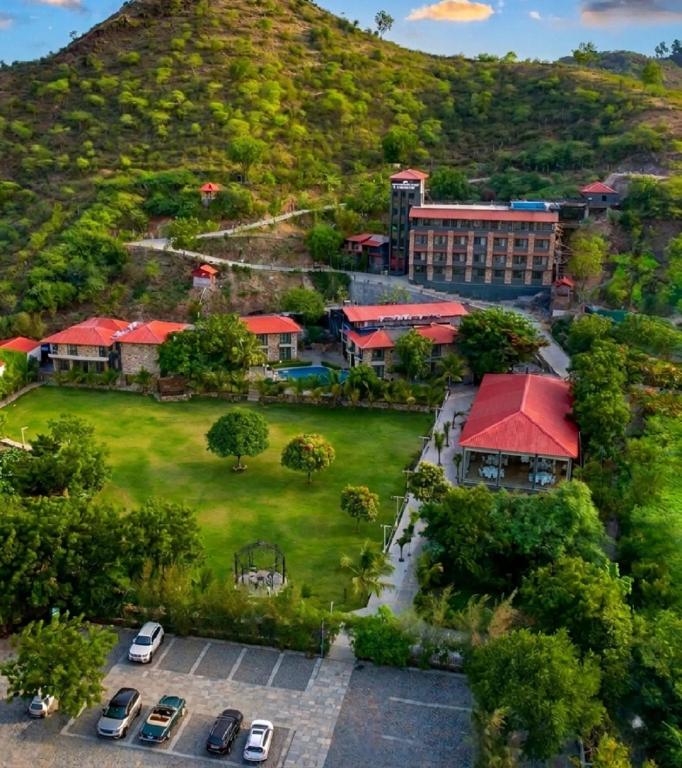 The Divine Hills Resort | Suites with Private Pool | Near IIM Udaipur